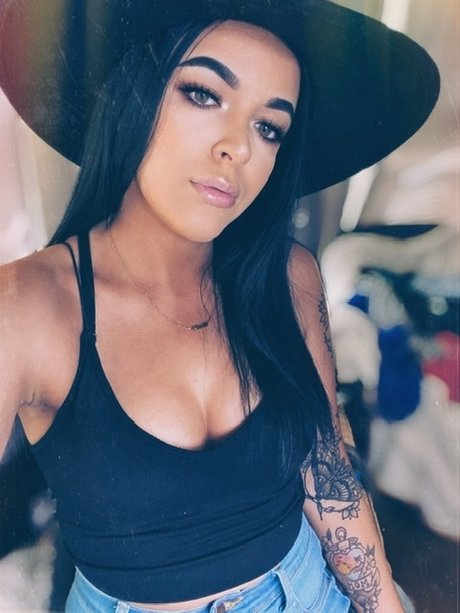 Foto desnuda filtrada de OnlyFans de Ariel