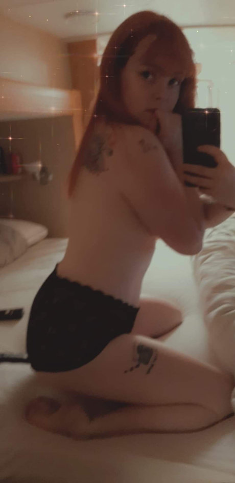 Foto desnuda filtrada de OnlyFans de Mechanic Babe