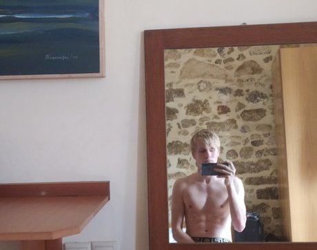 Foto desnuda filtrada de OnlyFans de Maxi