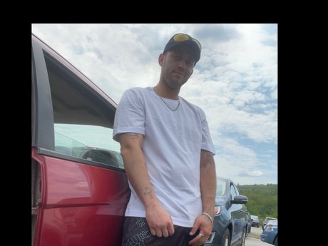 Foto desnuda filtrada de OnlyFans de Josh Messier