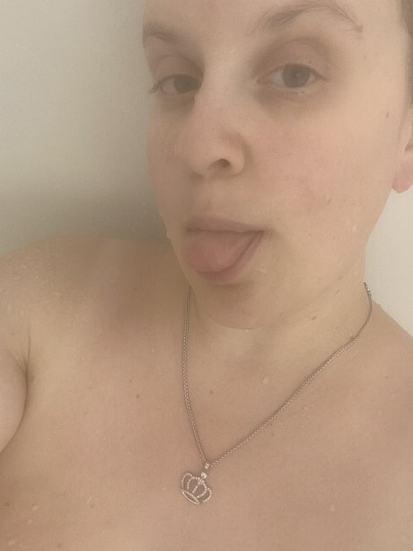 Foto desnuda filtrada de OnlyFans de Lyrical