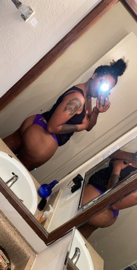Foto desnuda filtrada de OnlyFans de Mariah