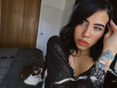 Foto desnuda filtrada de OnlyFans de      Megan Cross 