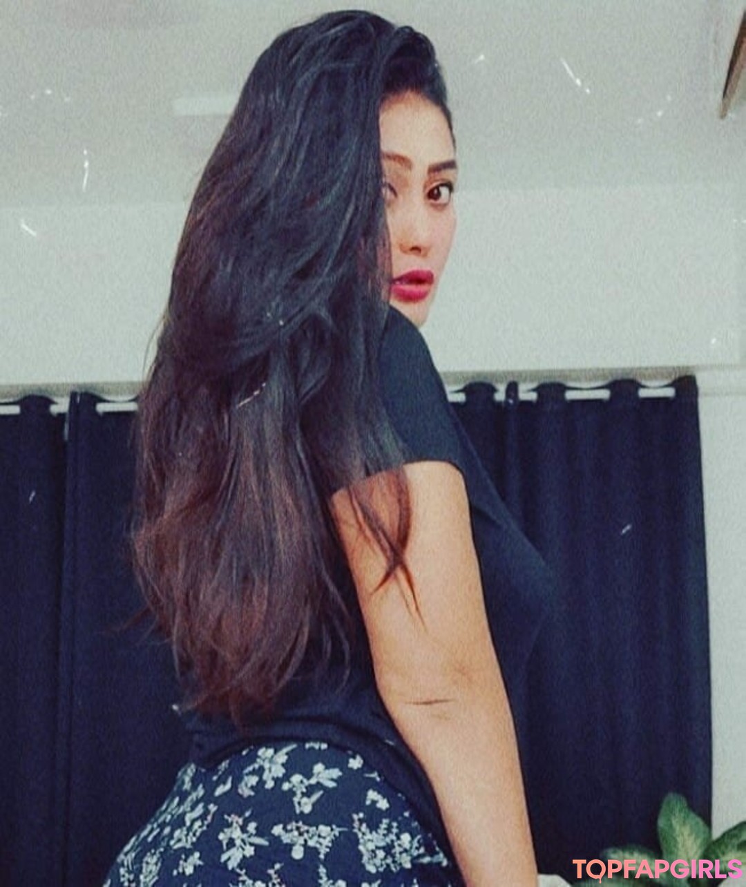 Foto desnuda filtrada de OnlyFans de Real Goddessanna #28 Foto desnuda filtrada de OnlyFans de Real Goddessanna #28