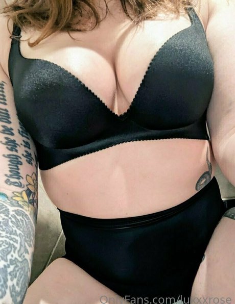 Foto desnuda filtrada de OnlyFans de Luxxxrose