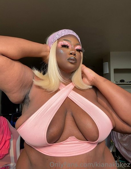 Foto desnuda filtrada de OnlyFans de Kianakakez