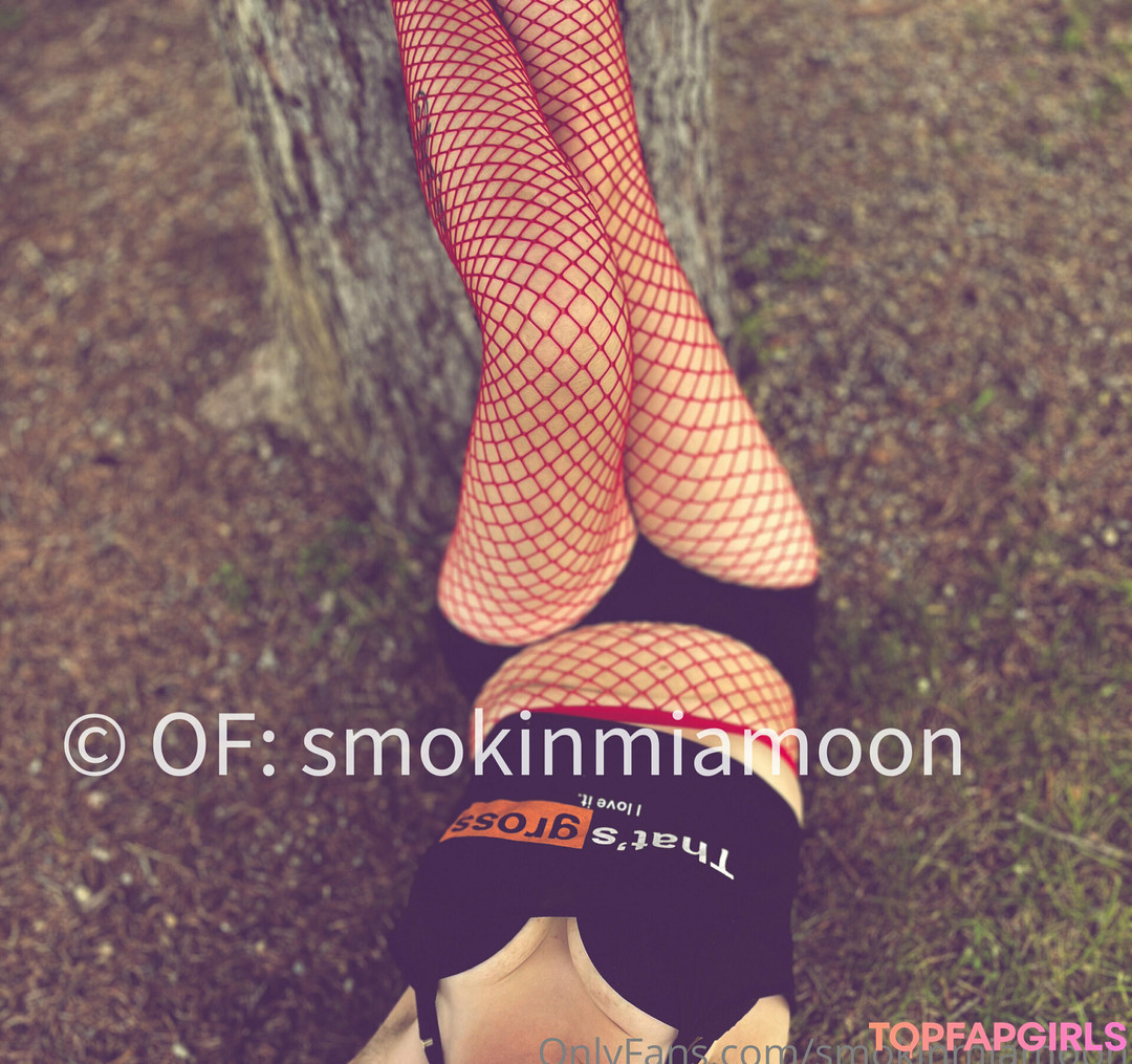 Foto desnuda filtrada de OnlyFans de Smokinmiamoon #4 Foto desnuda filtrada de OnlyFans de Smokinmiamoon #4