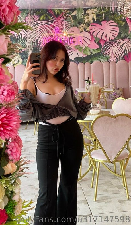 Elliemooree