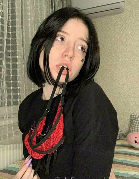 Foto desnuda filtrada de OnlyFans de Brattyauroravip