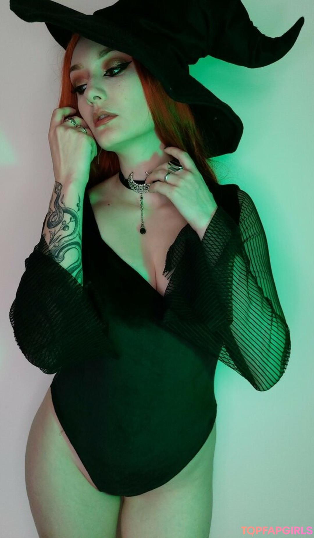 Foto desnuda filtrada de OnlyFans de Vixena Siren #269 Foto desnuda filtrada de OnlyFans de Vixena Siren #269