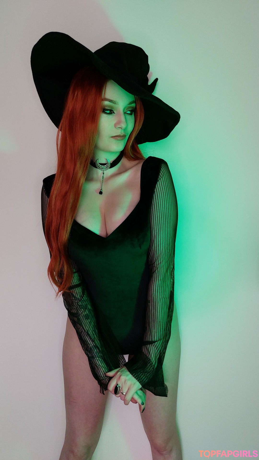 Foto desnuda filtrada de OnlyFans de Vixena Siren #686 Foto desnuda filtrada de OnlyFans de Vixena Siren #686