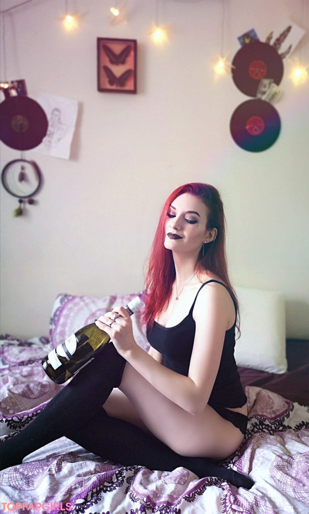 Foto desnuda filtrada de OnlyFans de Vixena Siren #776 Foto desnuda filtrada de OnlyFans de Vixena Siren #776