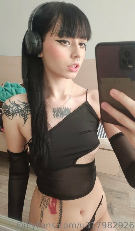 Foto desnuda filtrada de OnlyFans de Nefertitixxx