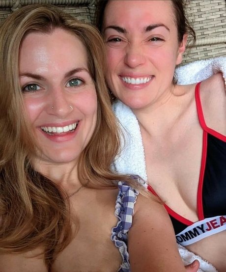 Foto desnuda filtrada de OnlyFans de Rose And Rosie