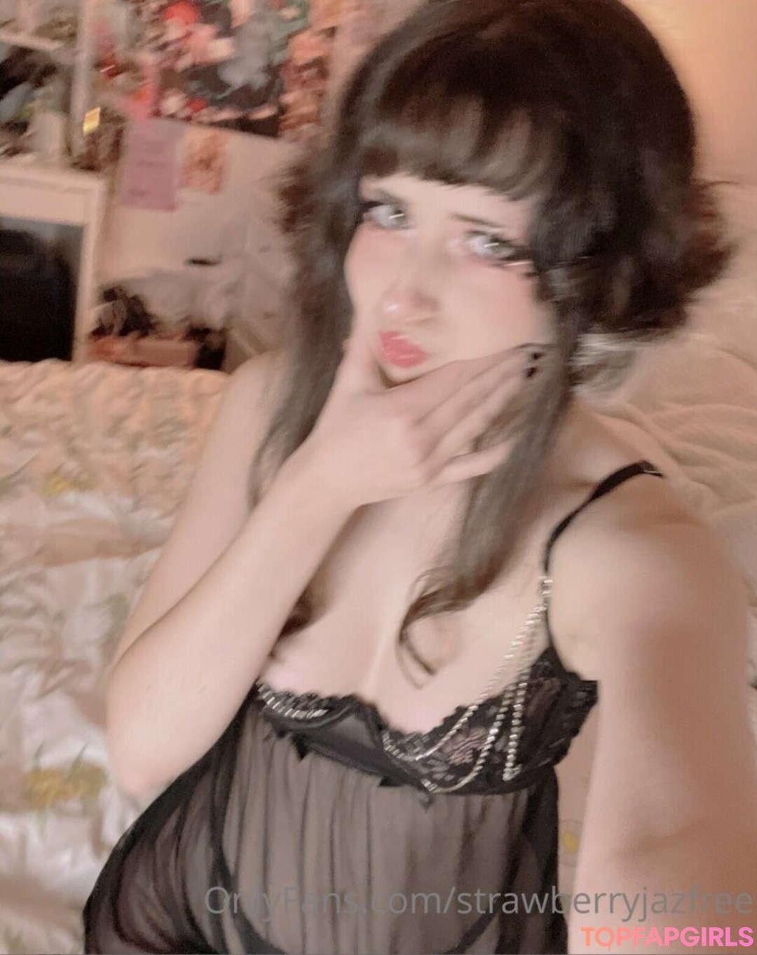 Foto desnuda filtrada de OnlyFans de Strawberryjaz #3 Foto desnuda filtrada de OnlyFans de Strawberryjaz #3