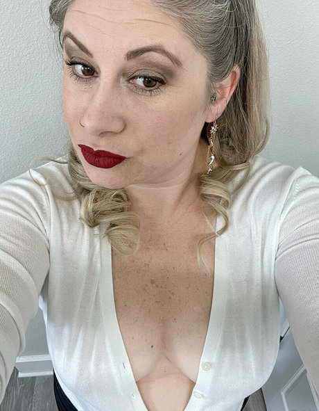 Foto desnuda filtrada de OnlyFans de Curvy4urpleasure