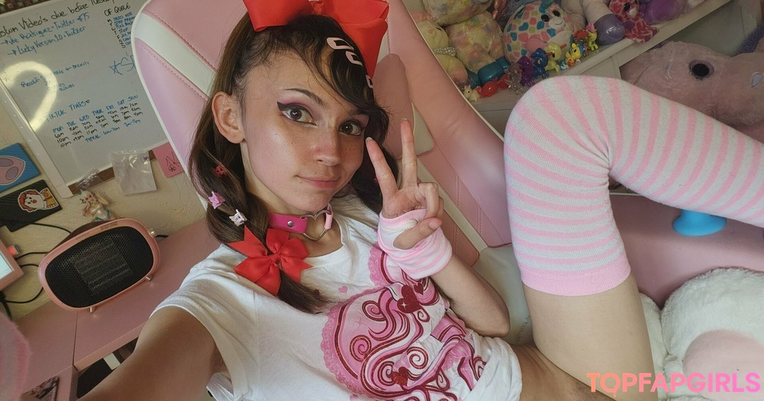 Foto desnuda filtrada de OnlyFans de Krissipookie #102 Foto desnuda filtrada de OnlyFans de Krissipookie #102