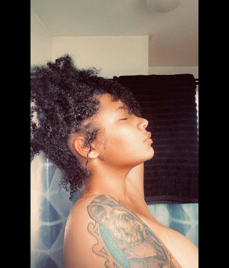 Foto desnuda filtrada de OnlyFans de Elusivemulatto