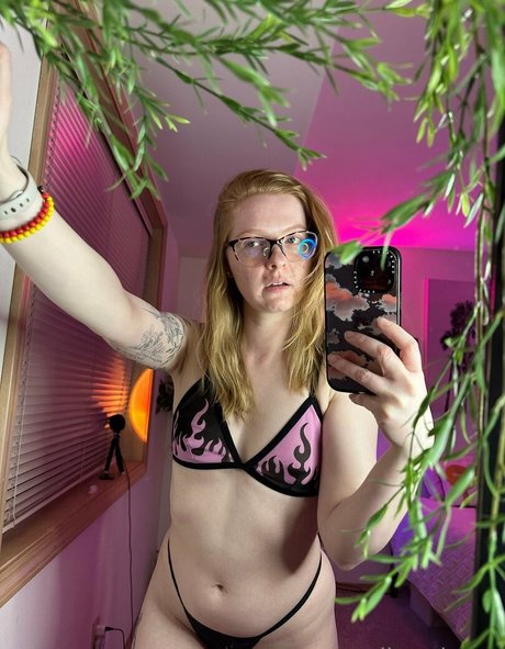 Foto desnuda filtrada de OnlyFans de Roxyredheadxoxo