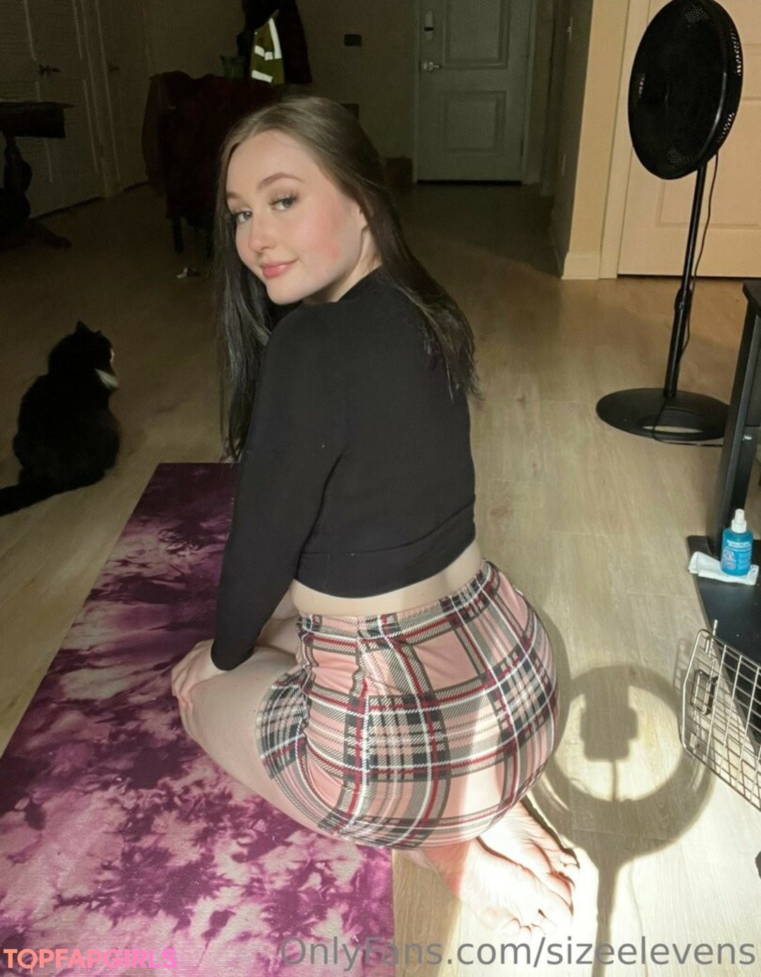 Foto desnuda filtrada de OnlyFans de Sizeelevens #242 Foto desnuda filtrada de OnlyFans de Sizeelevens #242