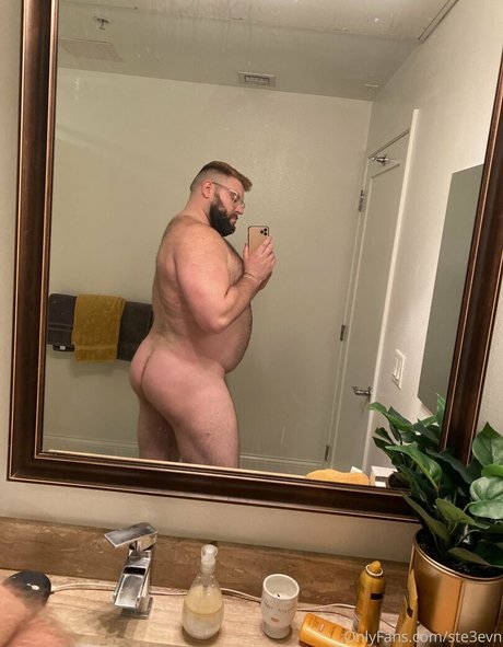 Foto desnuda filtrada de OnlyFans de Ste3evn