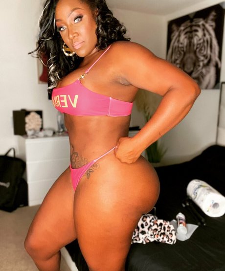 Foto desnuda filtrada de OnlyFans de Chanya The Body