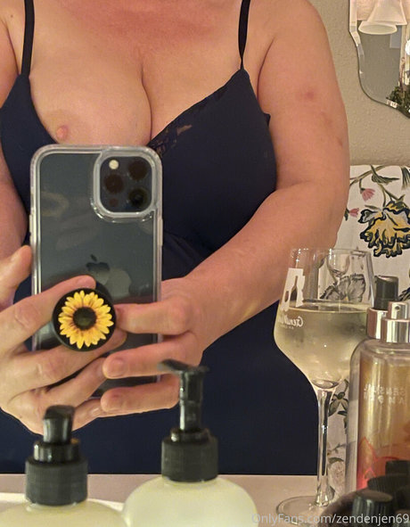 Foto desnuda filtrada de OnlyFans de Zendenjen69