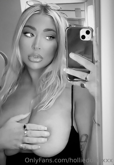 Hollie M Parsons