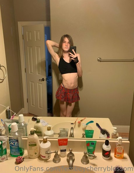 Femboycherryblossom
