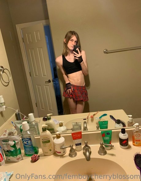 Femboycherryblossom
