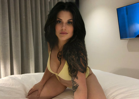 Foto desnuda filtrada de OnlyFans de Ellamaddison