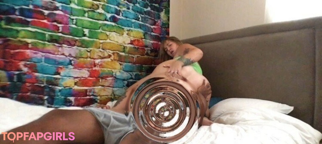 Foto desnuda filtrada de OnlyFans de Corinasbooty #44 Foto desnuda filtrada de OnlyFans de Corinasbooty #44