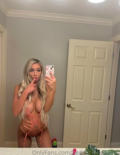 Foto desnuda filtrada de OnlyFans de Beachblondexoxo