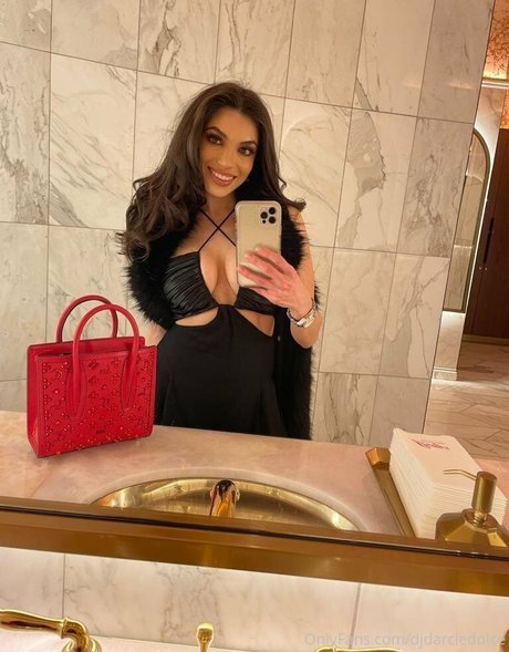 Darciedolcexxx