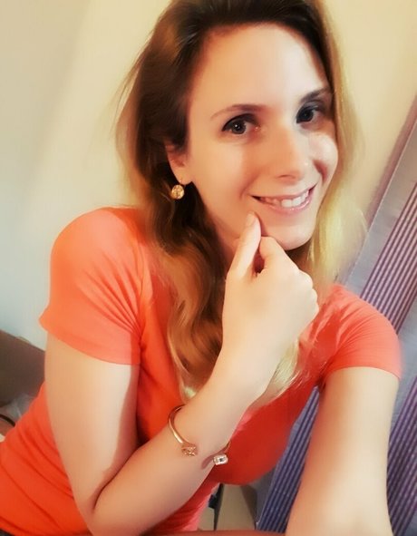 Foto desnuda filtrada de OnlyFans de Ellyedelweiss