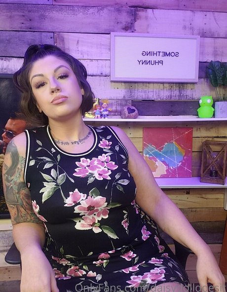 Foto desnuda filtrada de OnlyFans de Daisydolldoesit