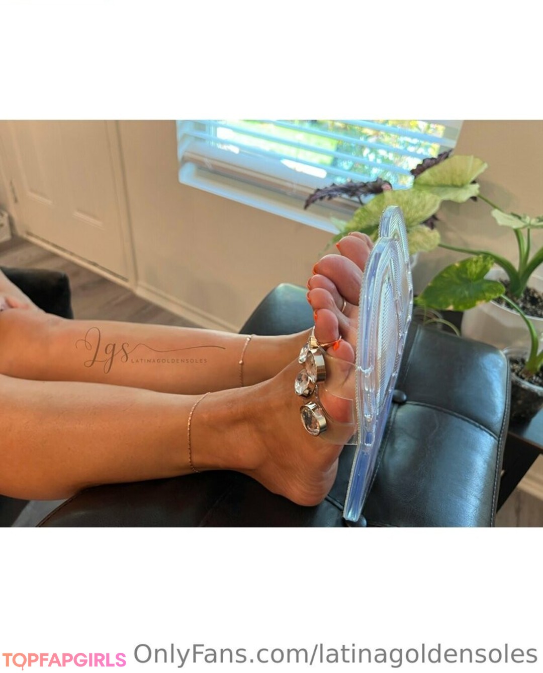 Foto desnuda filtrada de OnlyFans de Latinagoldensoles #2 Foto desnuda filtrada de OnlyFans de Latinagoldensoles #2