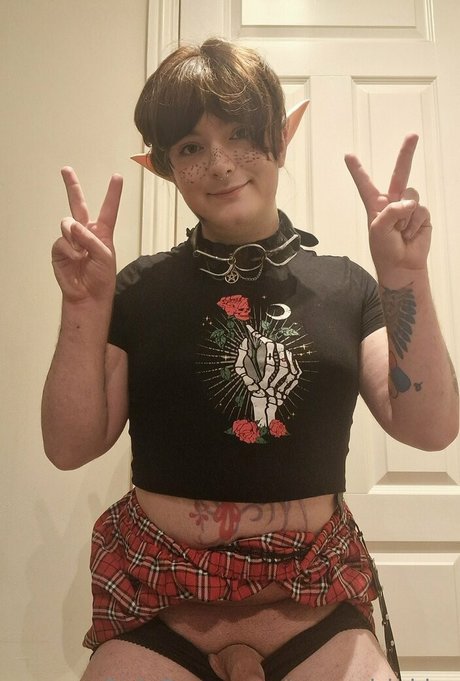 Transgirlakira
