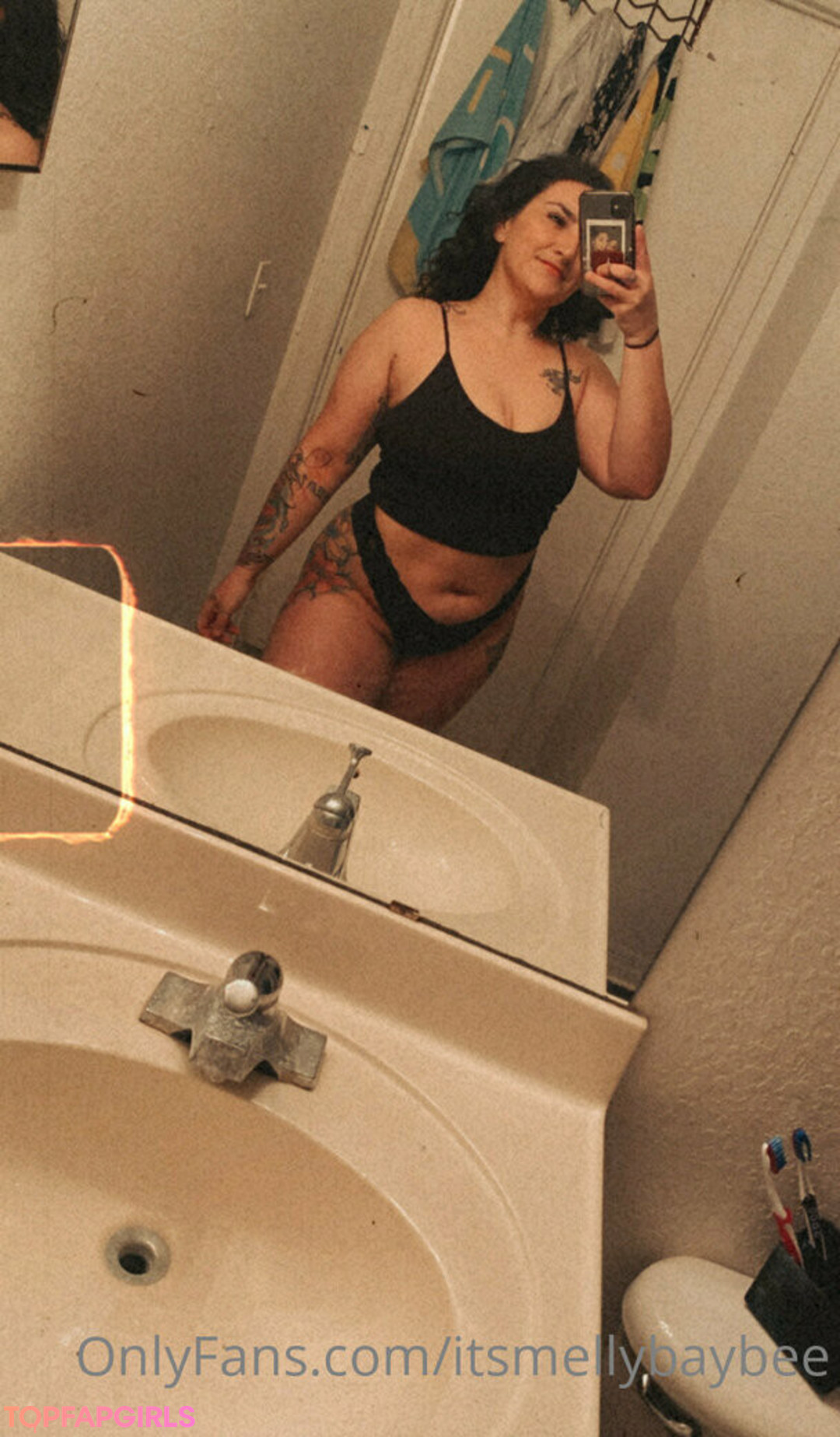 Foto desnuda filtrada de OnlyFans de Itsmellybaybee #96 Foto desnuda filtrada de OnlyFans de Itsmellybaybee #96