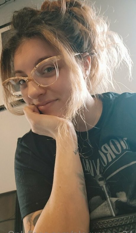 Foto desnuda filtrada de OnlyFans de Alexxrenee24