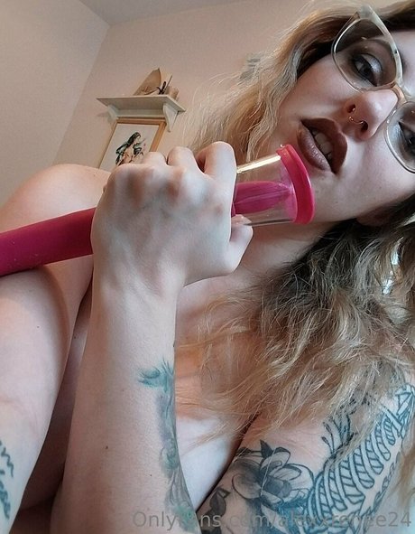 Alexxrenee24