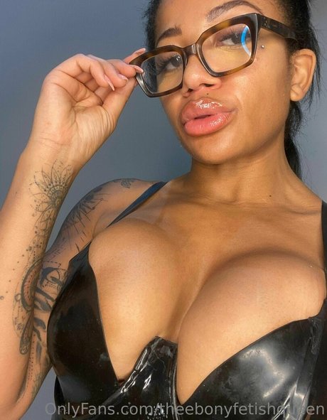 Foto desnuda filtrada de OnlyFans de Kikiluxxxe
