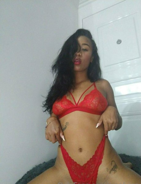 Foto desnuda filtrada de OnlyFans de Sinaluisa