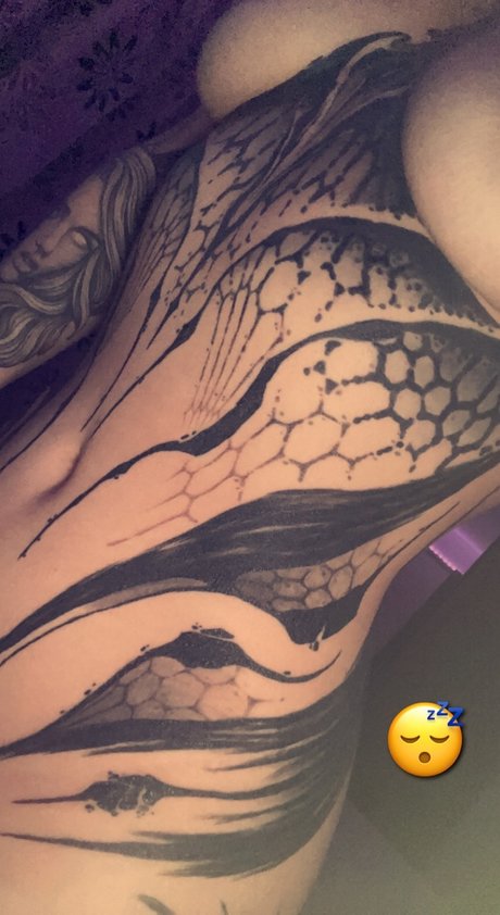 Foto desnuda filtrada de OnlyFans de Bare Sativa 