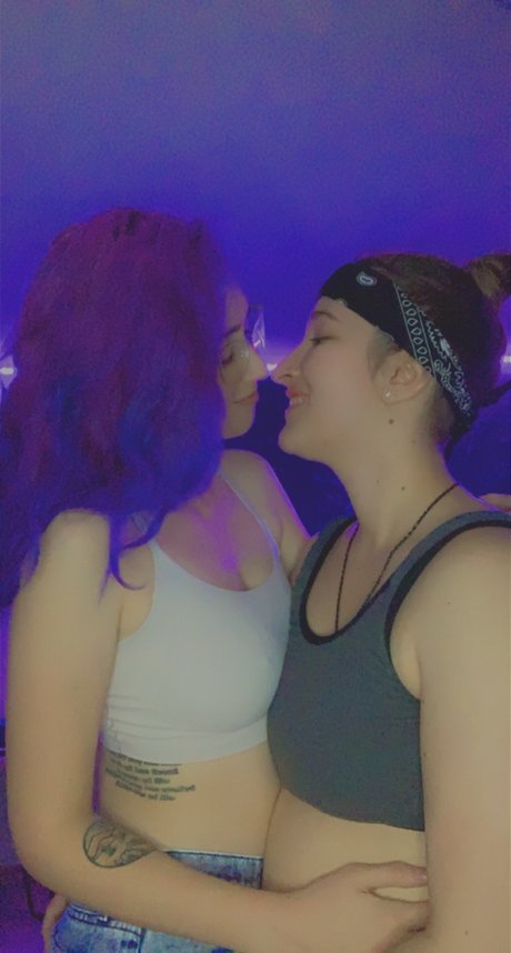 That Horny Lesbian Couple