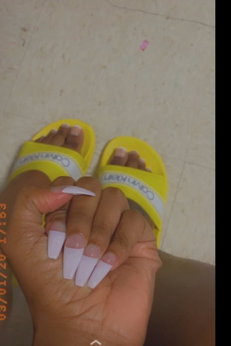 Foto desnuda filtrada de OnlyFans de Bigfeetbb