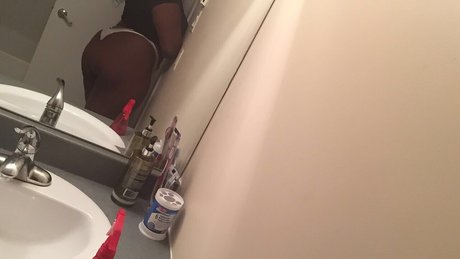 Foto desnuda filtrada de OnlyFans de Leondra