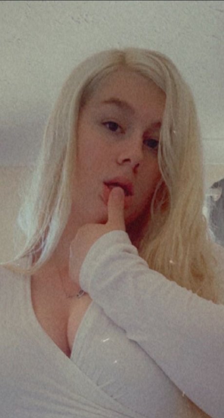 Astrid Rose