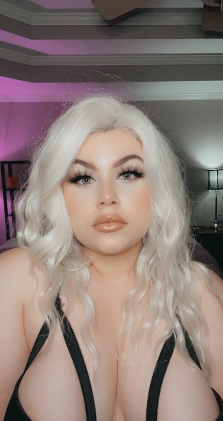 Mia Silver Free