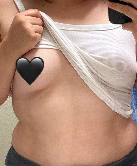 Foto desnuda filtrada de OnlyFans de Mhmbabyy